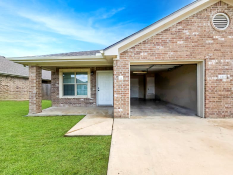 Building Photo - 4415 Brutus Ln