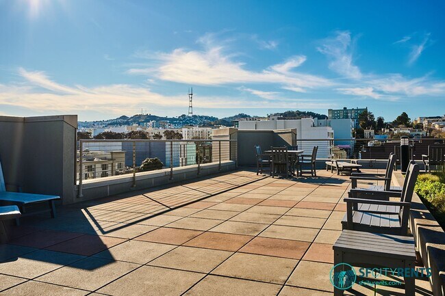 Building Photo - Hayes Valley: 1 Bed + Den @ The Hayes w/ Parking Included, Gym & Shared Roof Deck