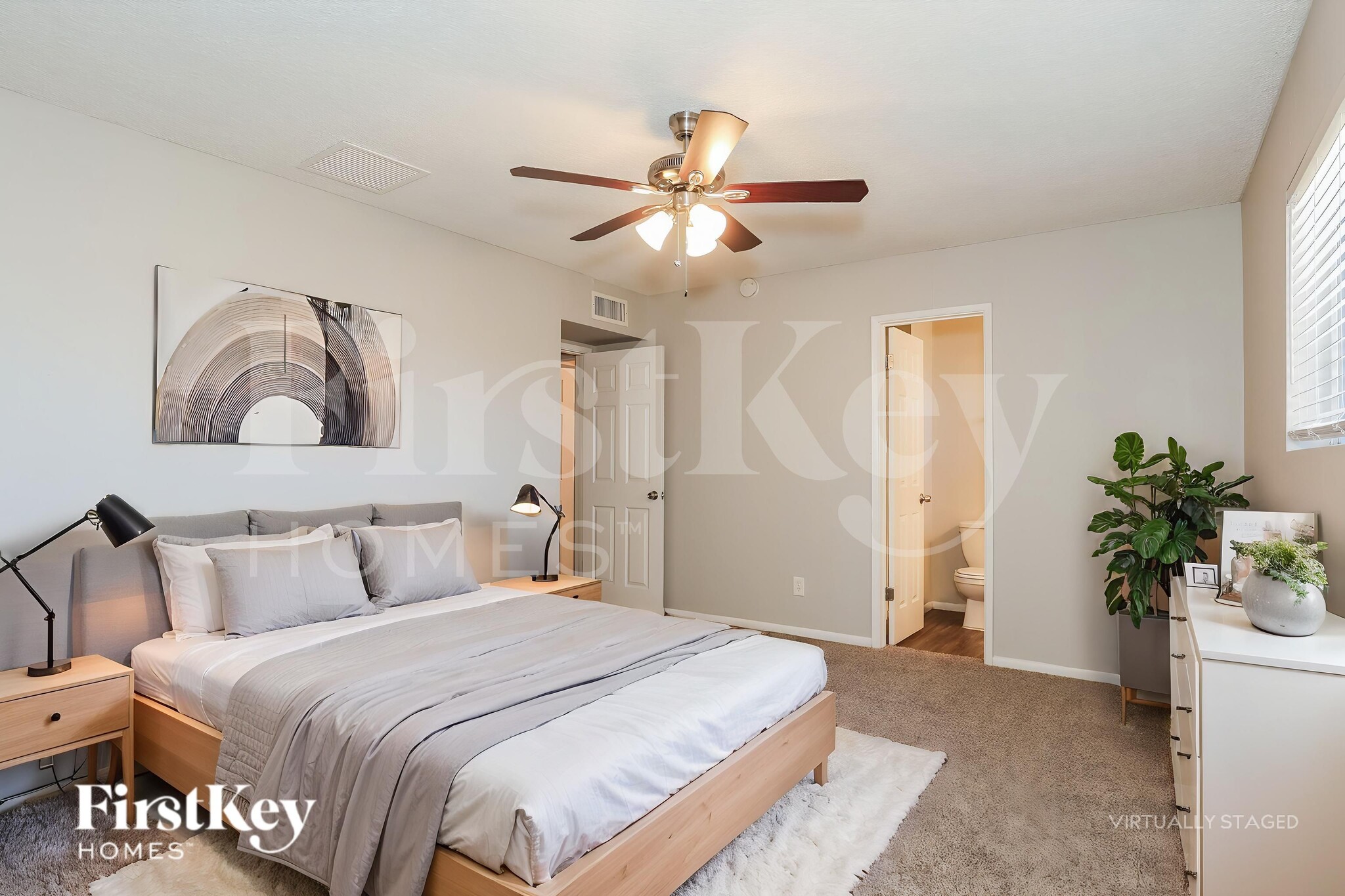 Building Photo - 4924 S Hazelton Ln