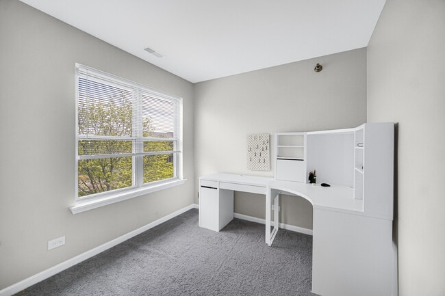 Building Photo - 124 Glengarry Dr