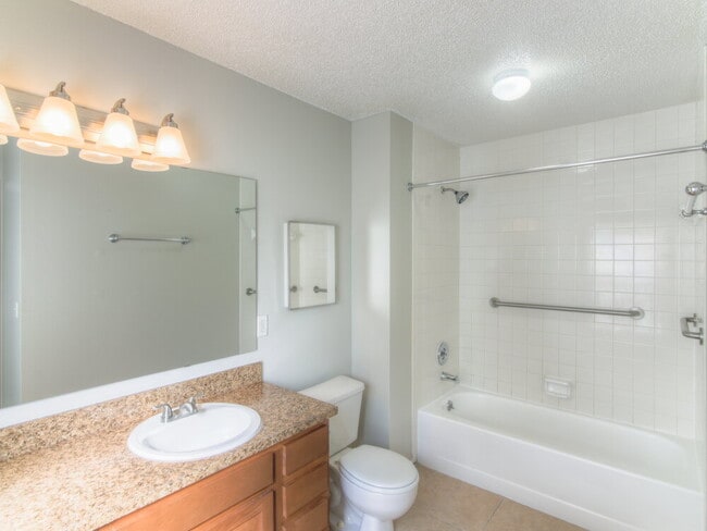 Building Photo - 3071 Bloomsbury Dr