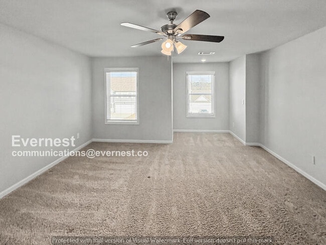 Building Photo - 4 Bed/2.5 Bath Home with Garage / Pet-Friendly / Available Now!