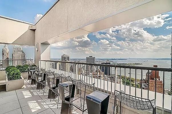 Building Photo - 123 Washington St