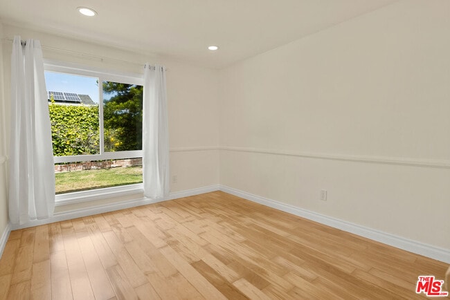 Building Photo - 12581 Sanford St