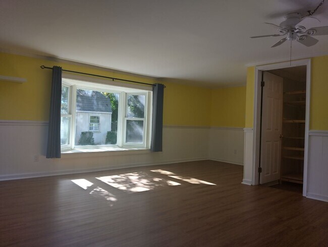 Building Photo - Beautiful 3bd/1.5ba with workshop and larg...