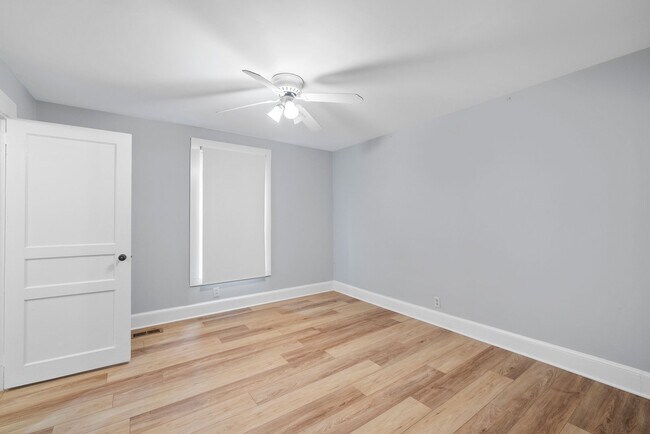 Building Photo - 900 Branch St