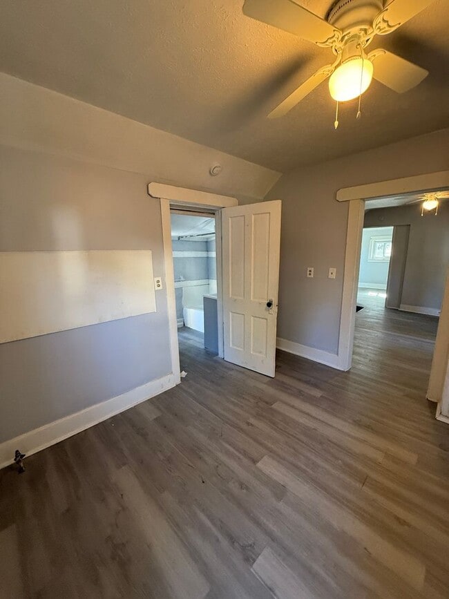 Building Photo - SECTION 8 and EDEN Accepted!! Newly Renovated 2 Br Home!