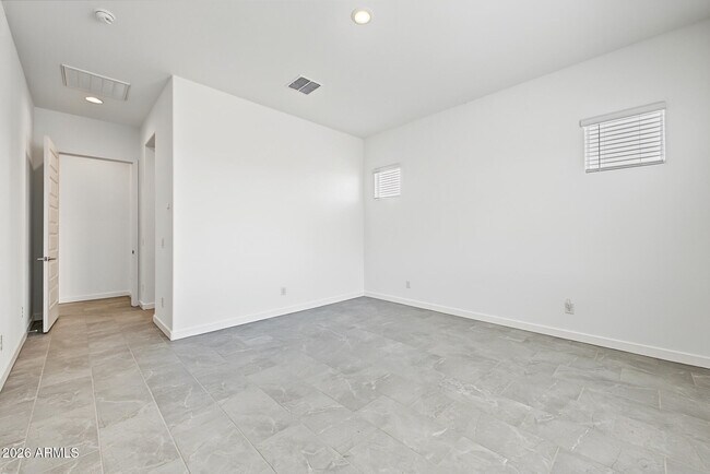 Building Photo - 9654 W Mitchell Dr