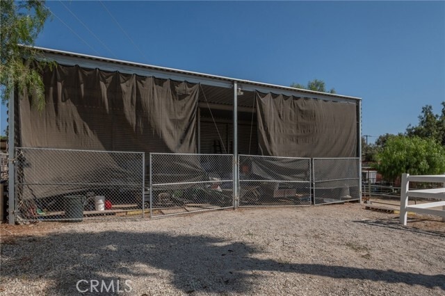 Building Photo - 8451 Roseland Ave