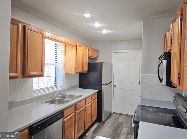 Building Photo - 152 S Fairfield Dr