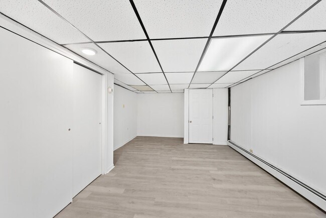 Building Photo - 1433 43rd St