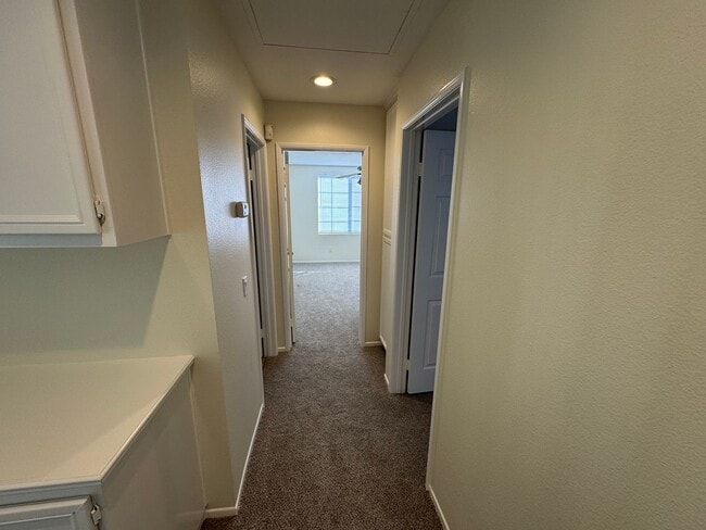 Building Photo - 4 bed 3 full bath house with 3 car garage in Corona for lease