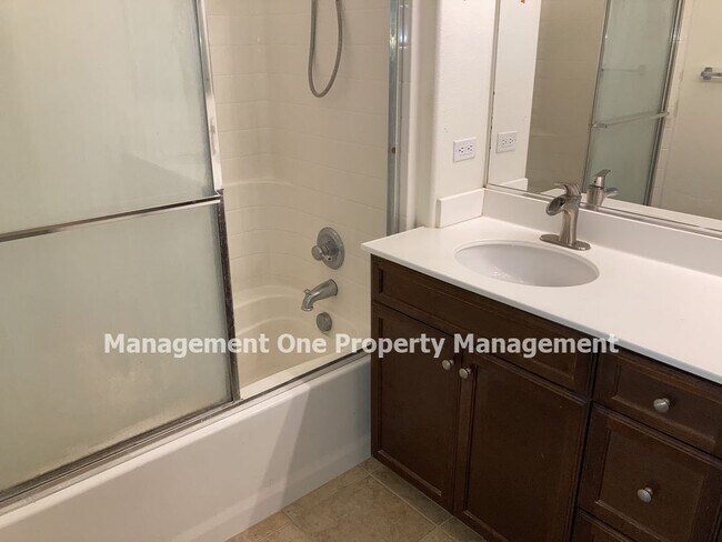 Building Photo - Beautiful Serafina Gated Community Townhome
