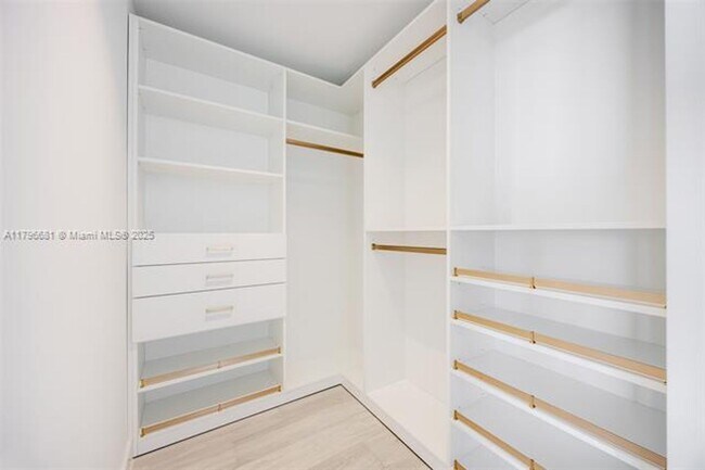 Building Photo - 2678 Tigertail Ave