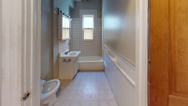 Building Photo - 8 Olmstead St