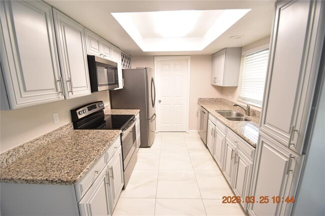 Building Photo - 2600 60th Ave S