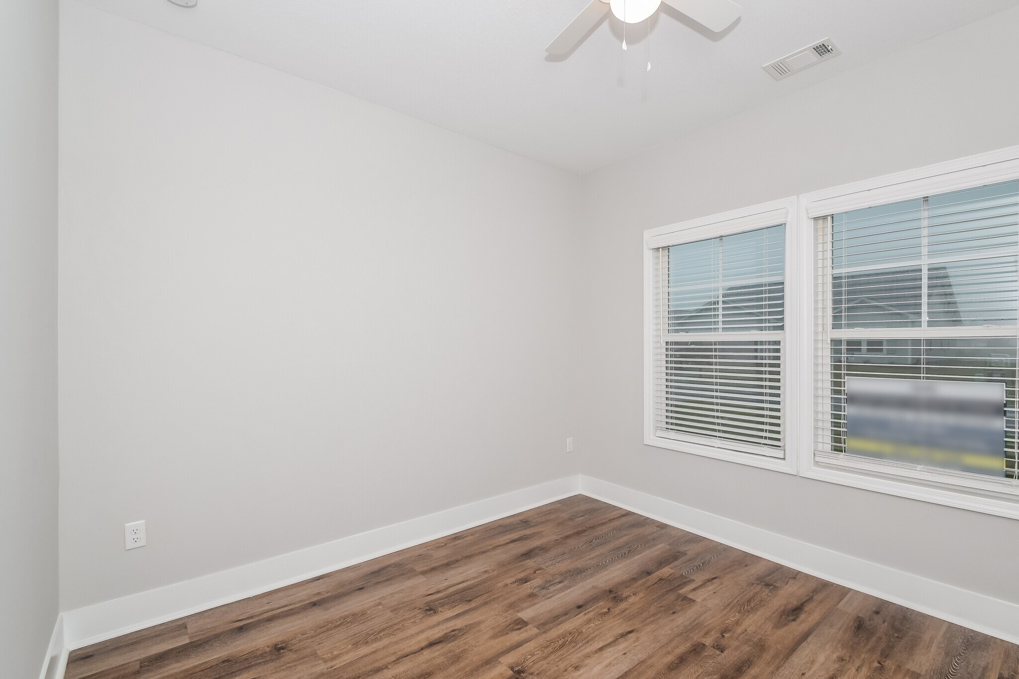 Building Photo - 1037 Autumns Wood Cir E