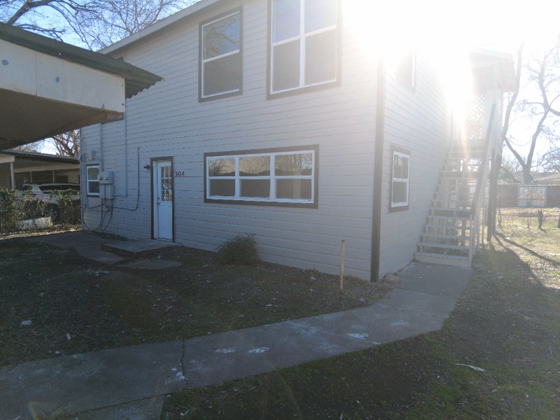 Building Photo - 304.5 S Holloway St