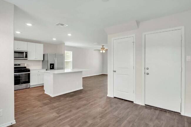 Building Photo - 14307 Little Sandstone