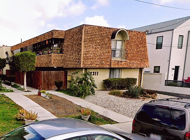 Building Photo - 2311 Carnegie Ln