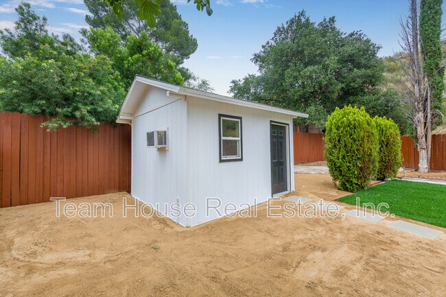 Building Photo - 18735 Bookham Dr