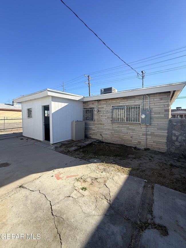 Building Photo - 4405 Durazno Ave