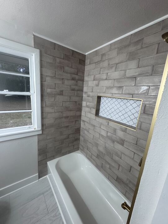 Building Photo - 4704 Belle Wood Dr S