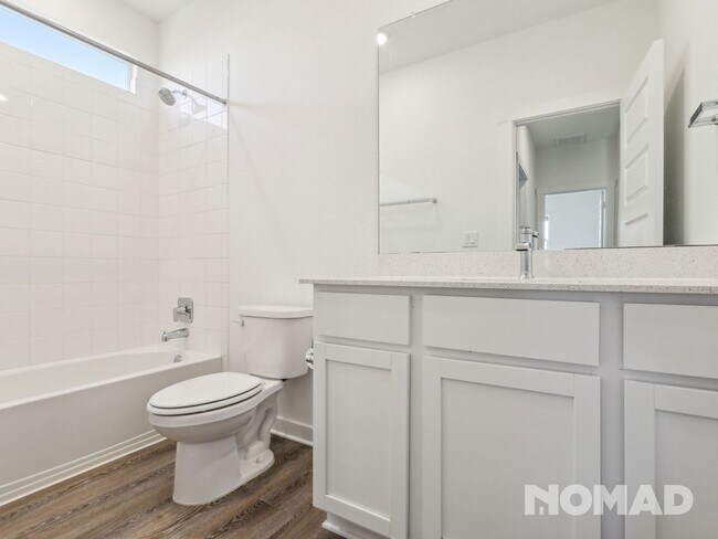 Building Photo - 4 Bedroom, 3 Bathroom Single Family Home i...