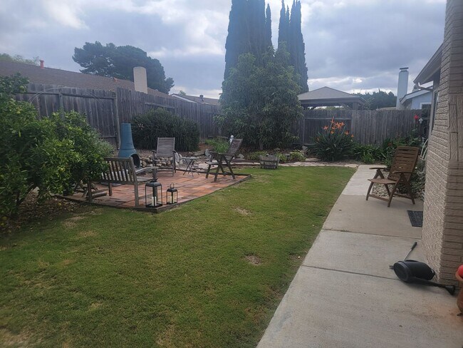 Building Photo - Large 3 bed 2 Bath house in Chula Vista