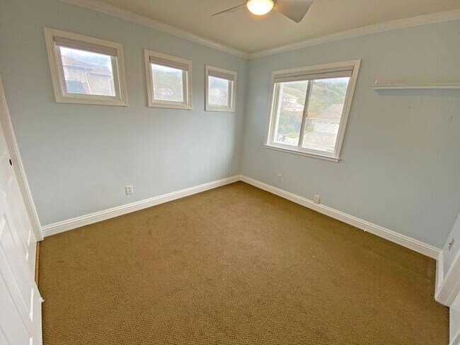 Building Photo - 6279 Skywalker Dr