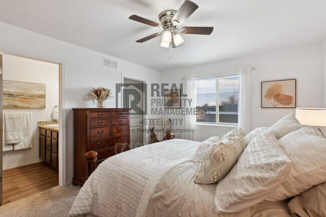 Building Photo - 480 W Spaulding Ave N