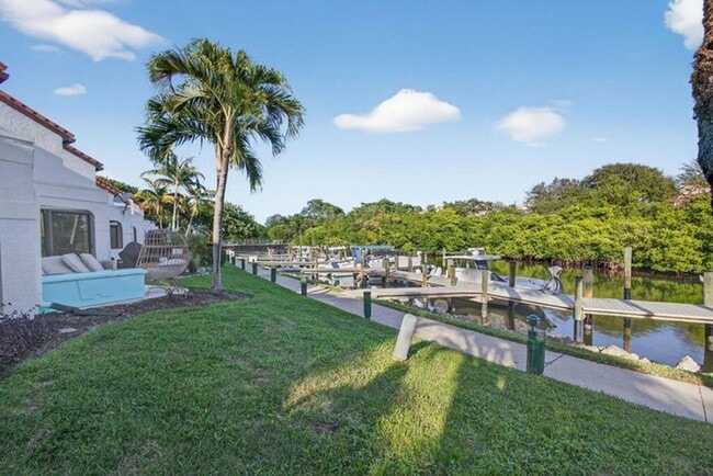 Building Photo - 2320 Treasure Isle Dr