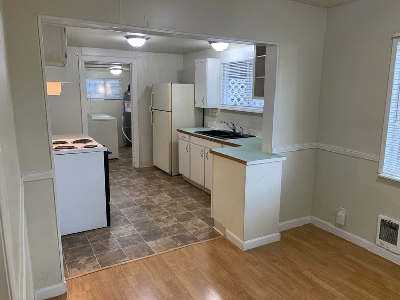 Building Photo - 1311 S 3rd Ave