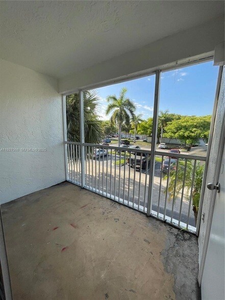 Building Photo - 5686 Rock Island Rd