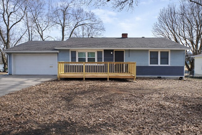 Building Photo - Beautiful 2 bedrooms and 2 baths with vanity located on S Hawthorne Ave in Independence, convenie...