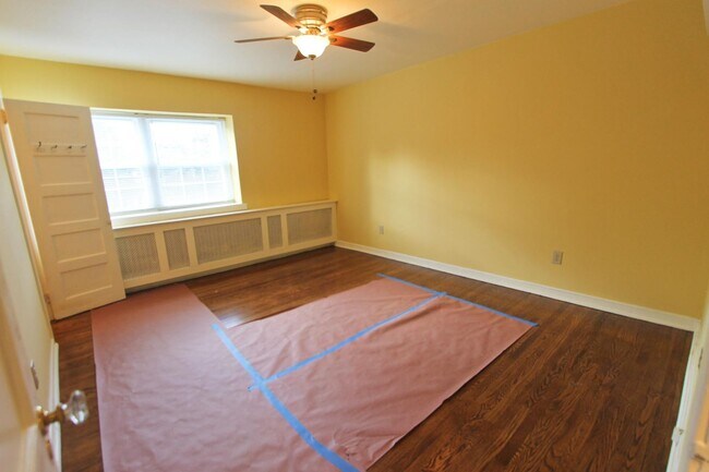 Building Photo - 346 Meehan Ave