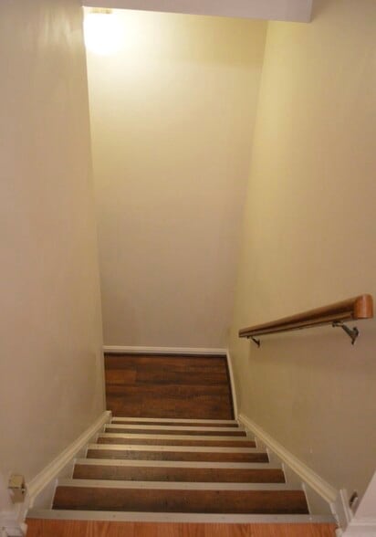 Stair to basement - 17129 Briardale Rd