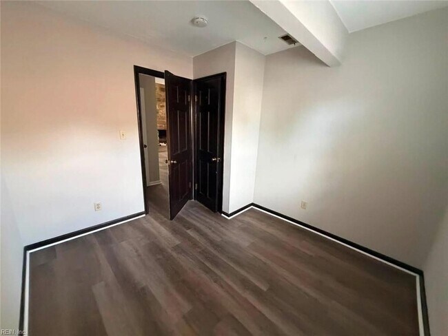 Building Photo - 1428 Goose Landing