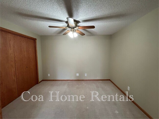 Building Photo - Beautiful Andover Property