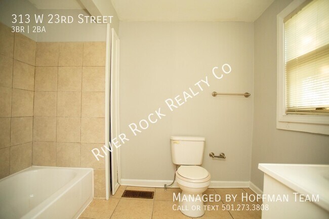 Building Photo - 313 W 23rd St