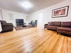 Building Photo - 507 Bennett St