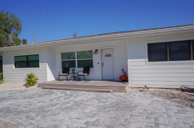 Building Photo - 929 Lantana Ave