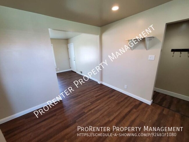 Building Photo - 4749 S 200 E