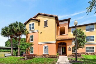Building Photo - 5467 Vineland Rd