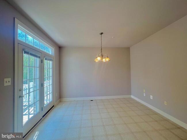 Building Photo - 12919 Benton Park Cir