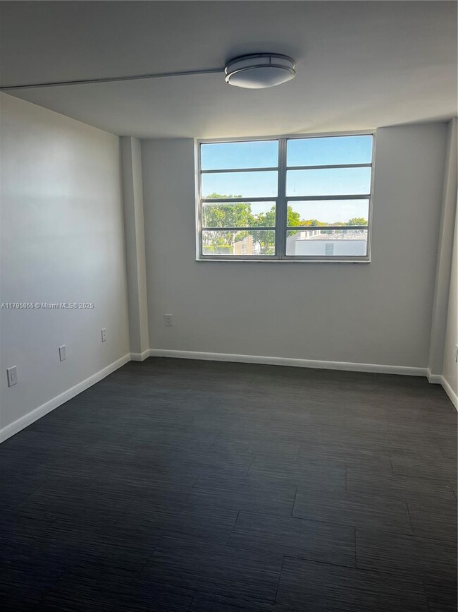 Building Photo - 14170 SW 84th St