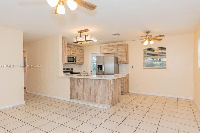 Building Photo - 1010 N 69th Way