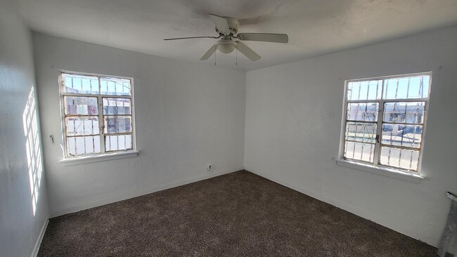 Building Photo - 906 Driver Cir