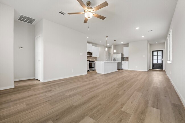 Building Photo - 335 Willow Sage Ct