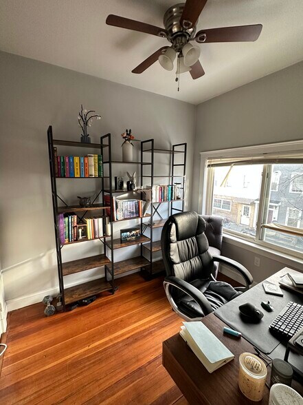 Building Photo - 194 Marion St